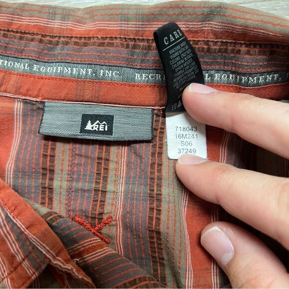 REI Button Down Shirt Mens Size XL Stripe Short Sleeve Red Polyester Nylon - Picture 7 of 7
